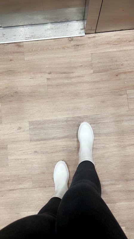 Review Thumbnail Image 0 223895195