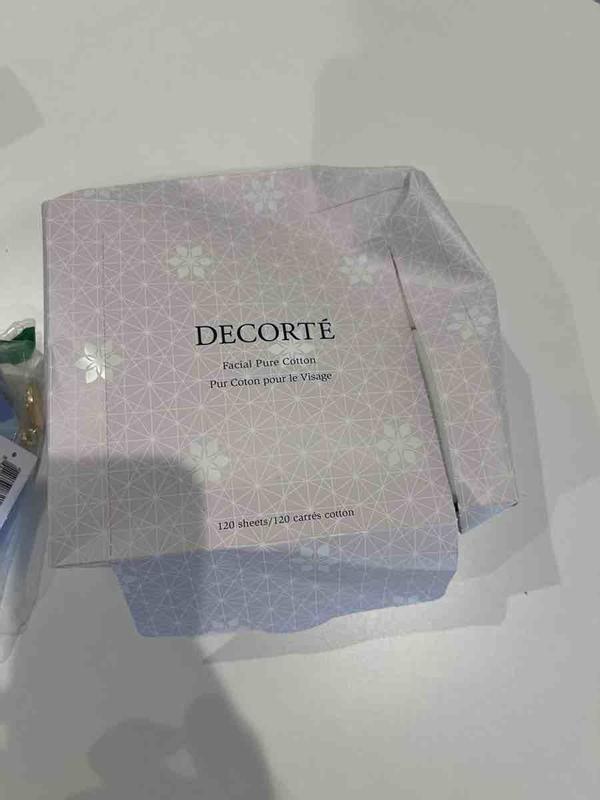 Customer photo for "item arrived damaged and opened."