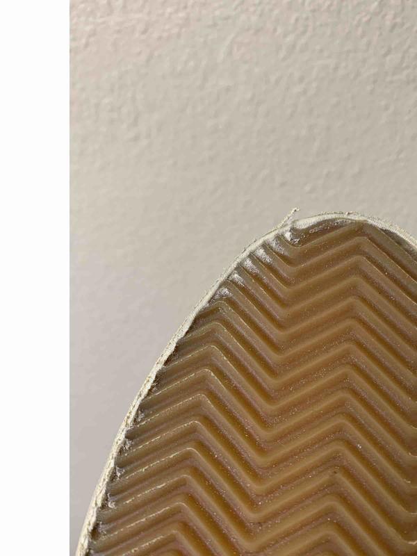Customer photo for "poor craftsmanship"