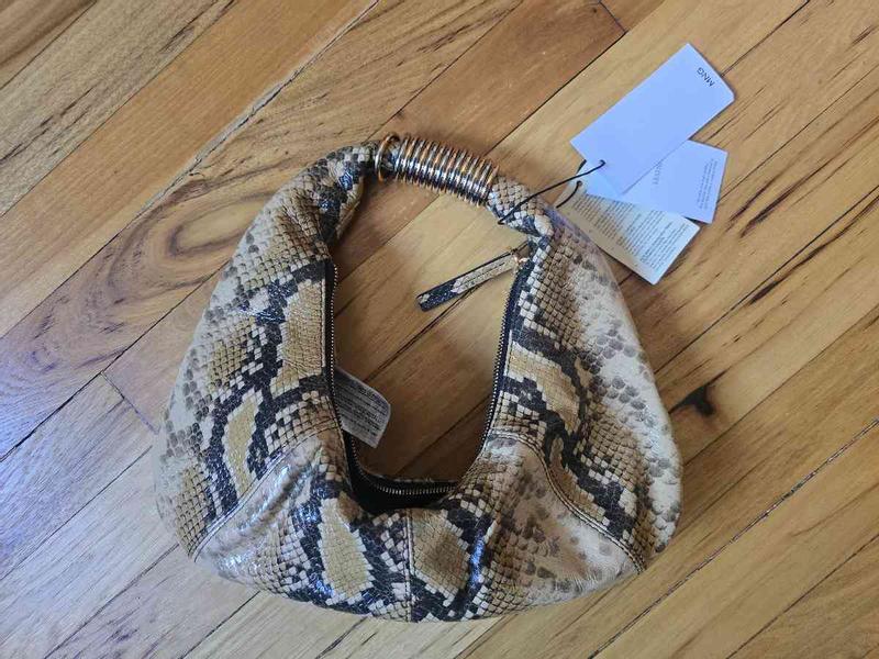 Review Thumbnail Image 1 238400851