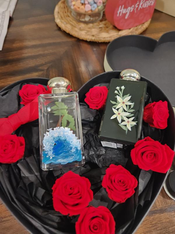 Customer photo for "Goes with all scents"