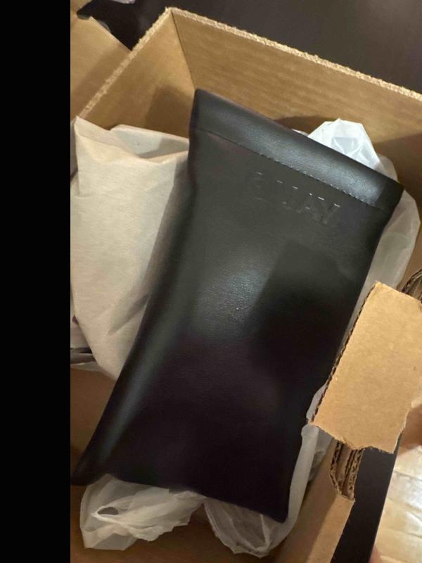 Customer photo for "Unsatisfied customer"