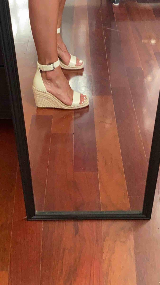 Review Thumbnail Image 1 208701719