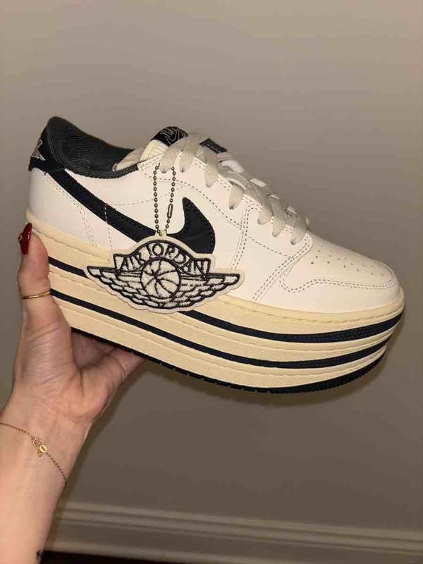 Review Thumbnail Image 0 247918890