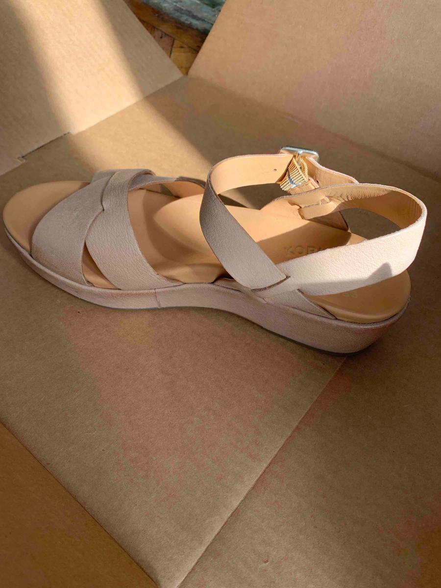 Review Thumbnail Image 0 194064457