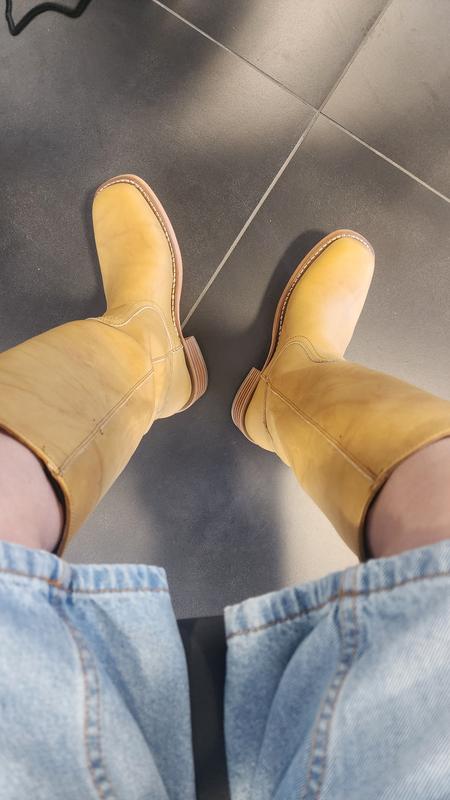 Customer photo for "Banana leather"
