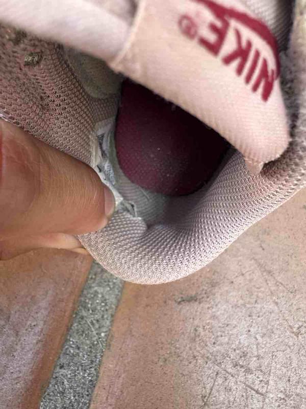 Customer photo for "Defect heel support!!"
