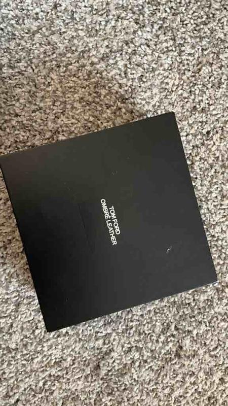 Customer photo for "Dirty and open product"