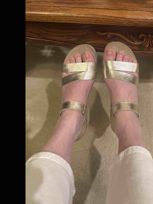 Customer photo for "good sandal"