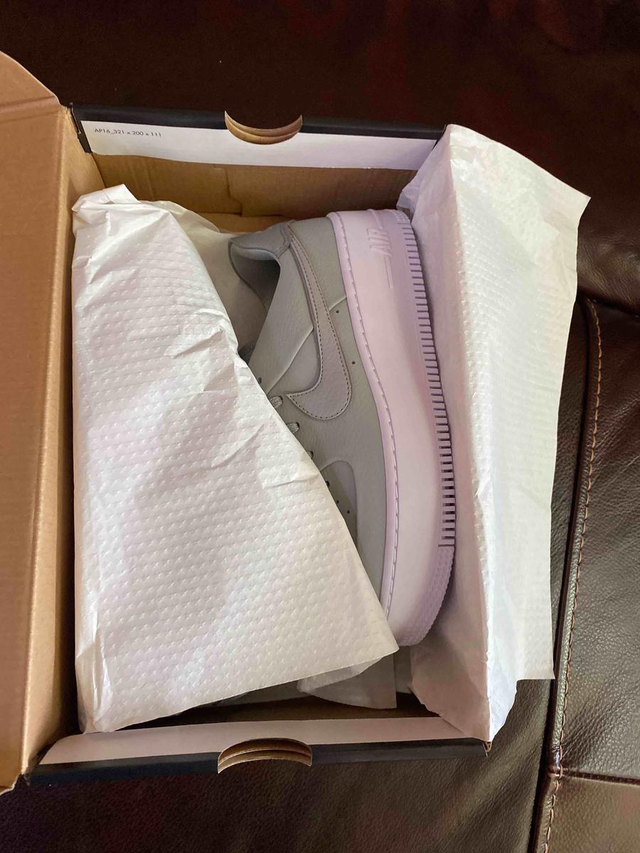 The grey is not as pictured