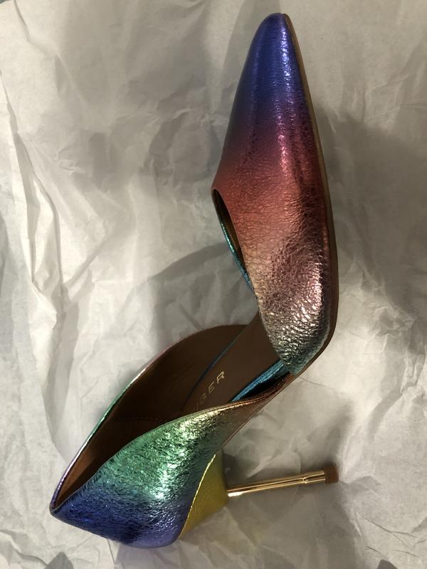 Customer photo for "Love the color! True to size 6"