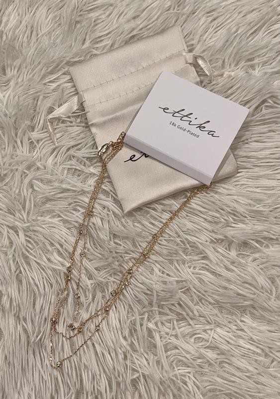 Customer photo for "So so chic"