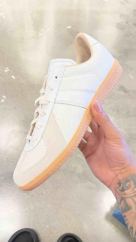 Customer photo for "adidas bw army white"