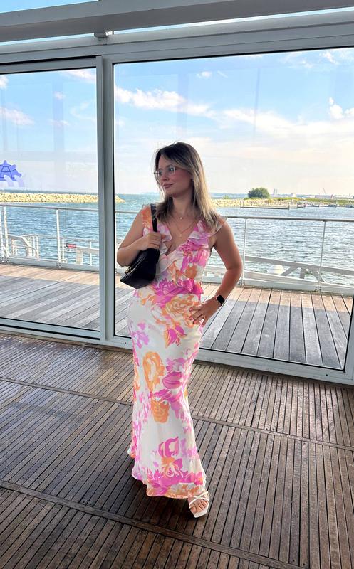 Review Thumbnail Image 0 244988028