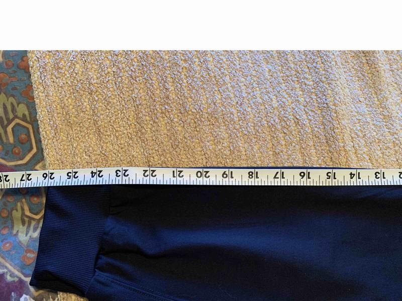 Not a 27 inch inseam as stated in the description.