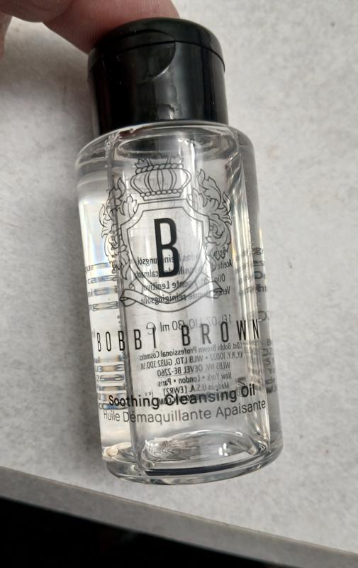 Customer photo for "Nice Oil that removes Mascara"