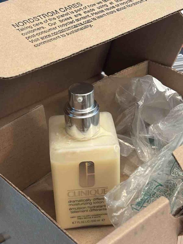 Customer photo for "received used damaged product"