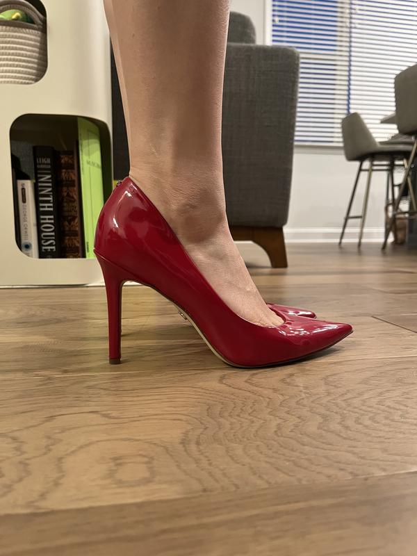 Customer photo for "Inconsistent sizing between colors"
