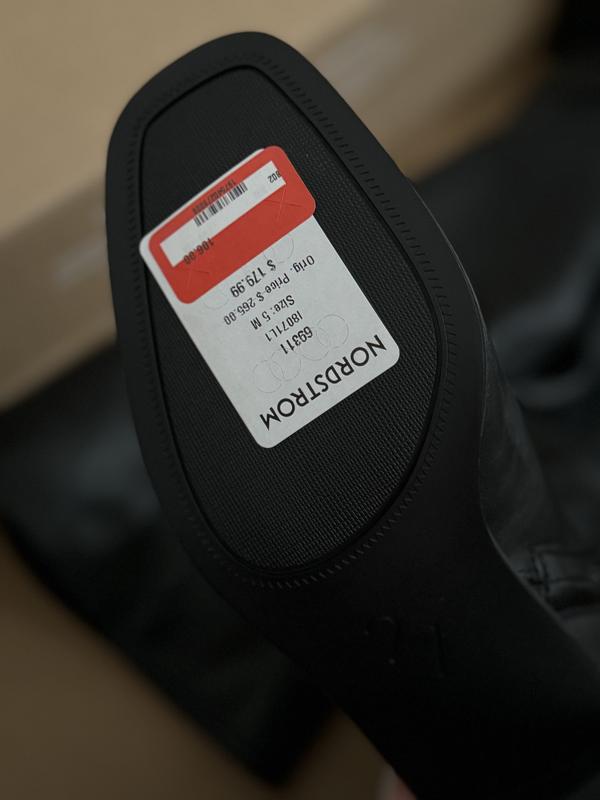 Customer photo for "Display pair"