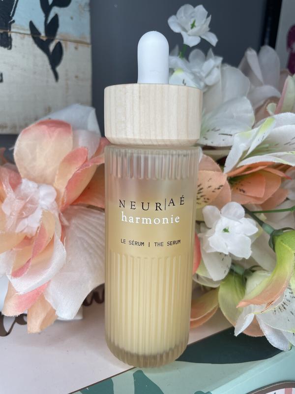 Customer photo for "A Wonderful & Relaxing Serum For Skin & Senses!"