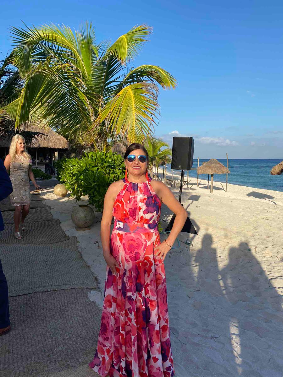 Customer photo for "love this dress!"