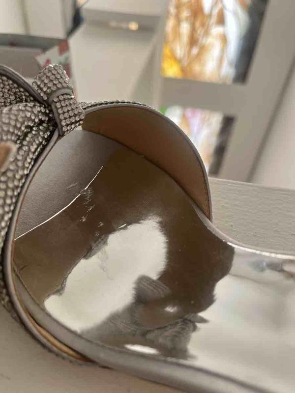 Customer photo for "cute! arrived damaged."