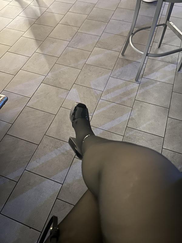 Customer photo for "Very cutesy, very demure."