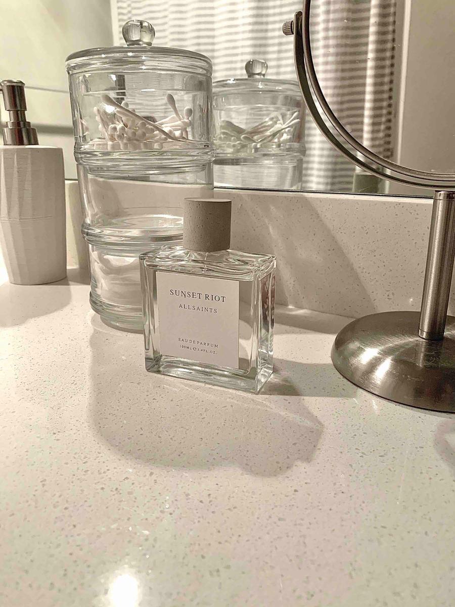 Review Thumbnail Image 0 195852800