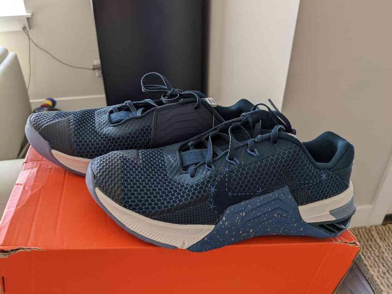 Customer photo for "Color is so gorgeous and the shoe is so comfy!"