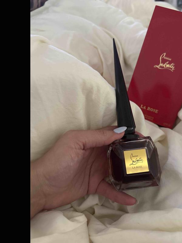 Customer photo for "The most sensual Rose smell ever!"