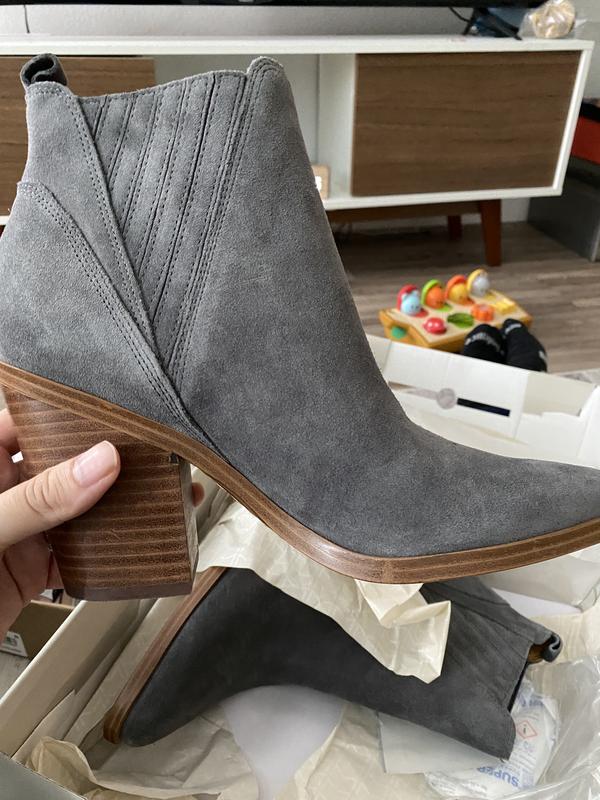 Customer photo for "These are definitely gray"