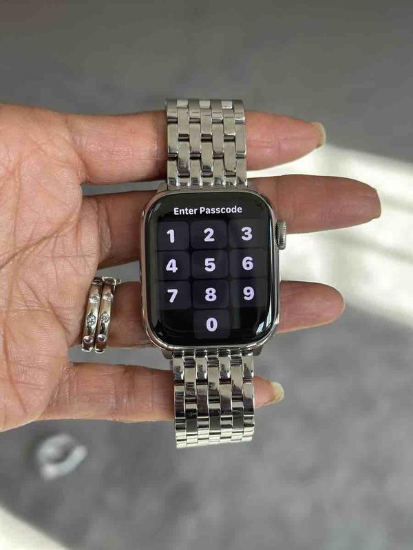 Customer photo for "Great watch band!!!!"