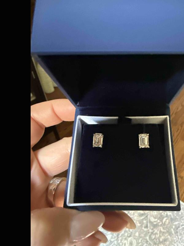 Review Thumbnail Image 0 244764375