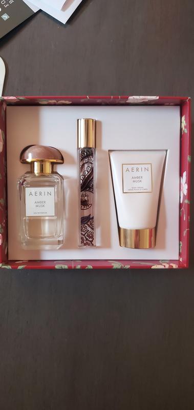Customer photo for "This fragrance is delightful and unique"