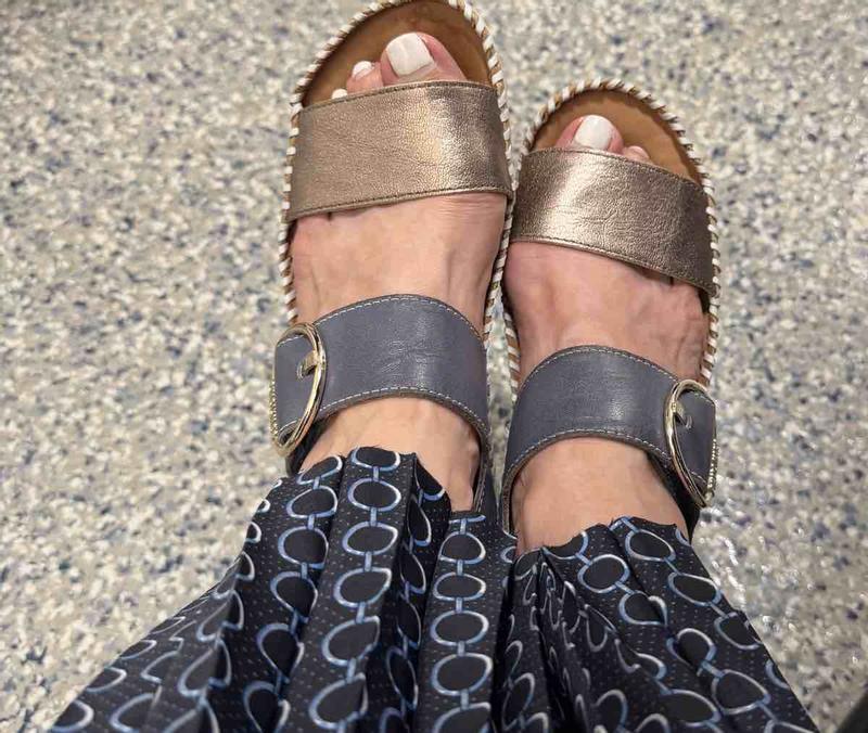 Customer photo for "perfect sandals!!!"