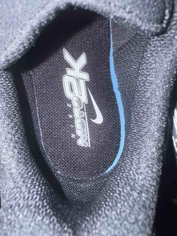 Customer photo for "quality control issue- received defective sneaker"