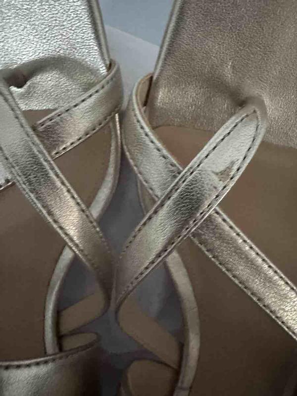 Customer photo for "leather damaged"