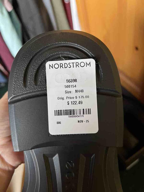 Customer photo for "wrong color and price"