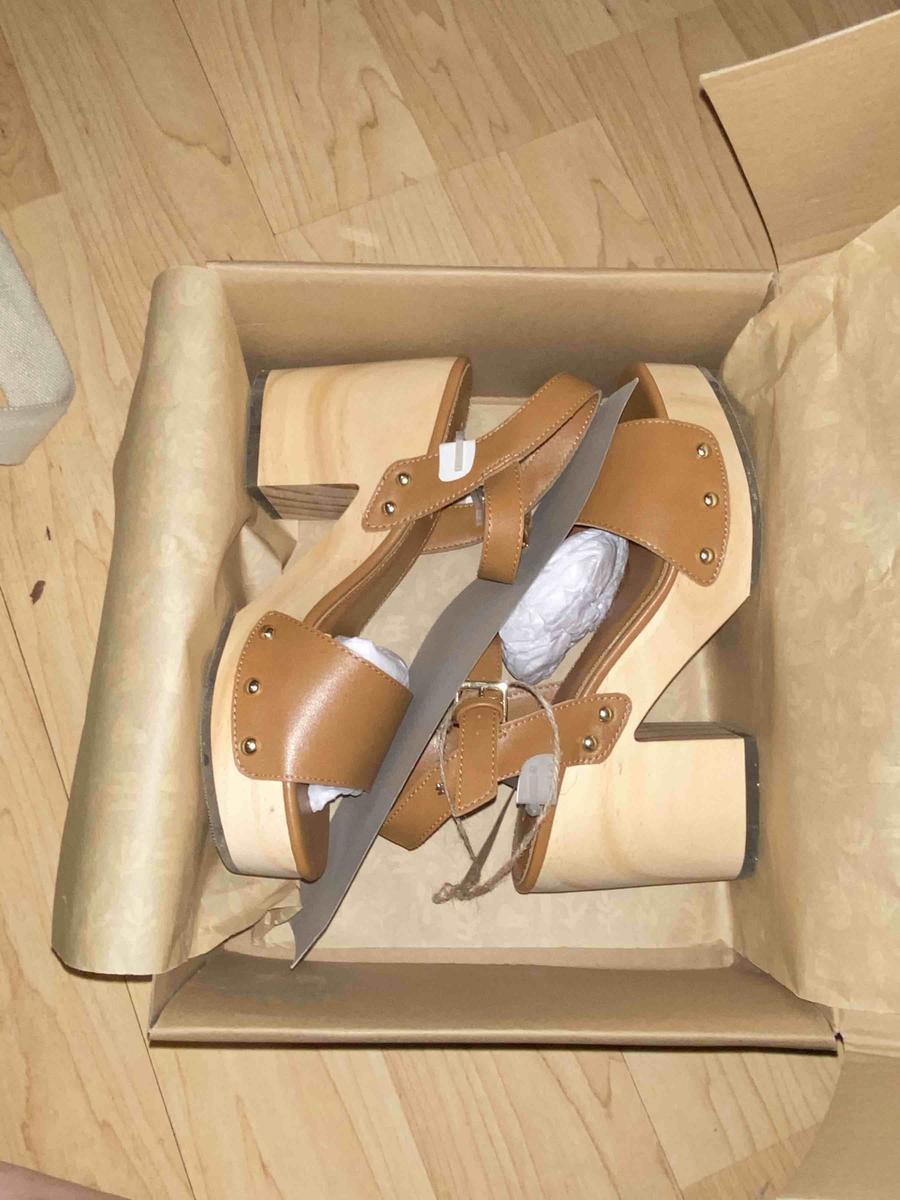 Review Thumbnail Image 0 205762238