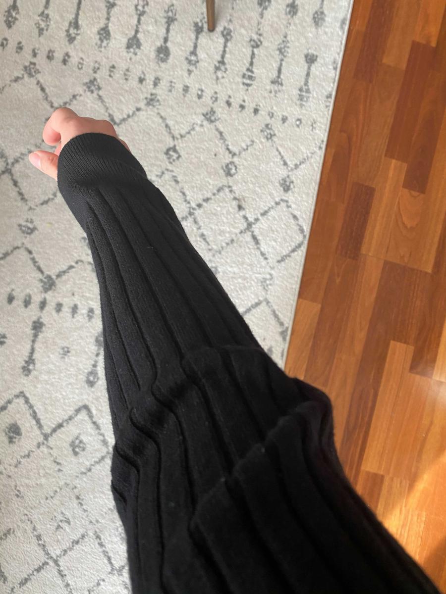 Customer photo for "Loved the material, but weird sizing/sleeves"