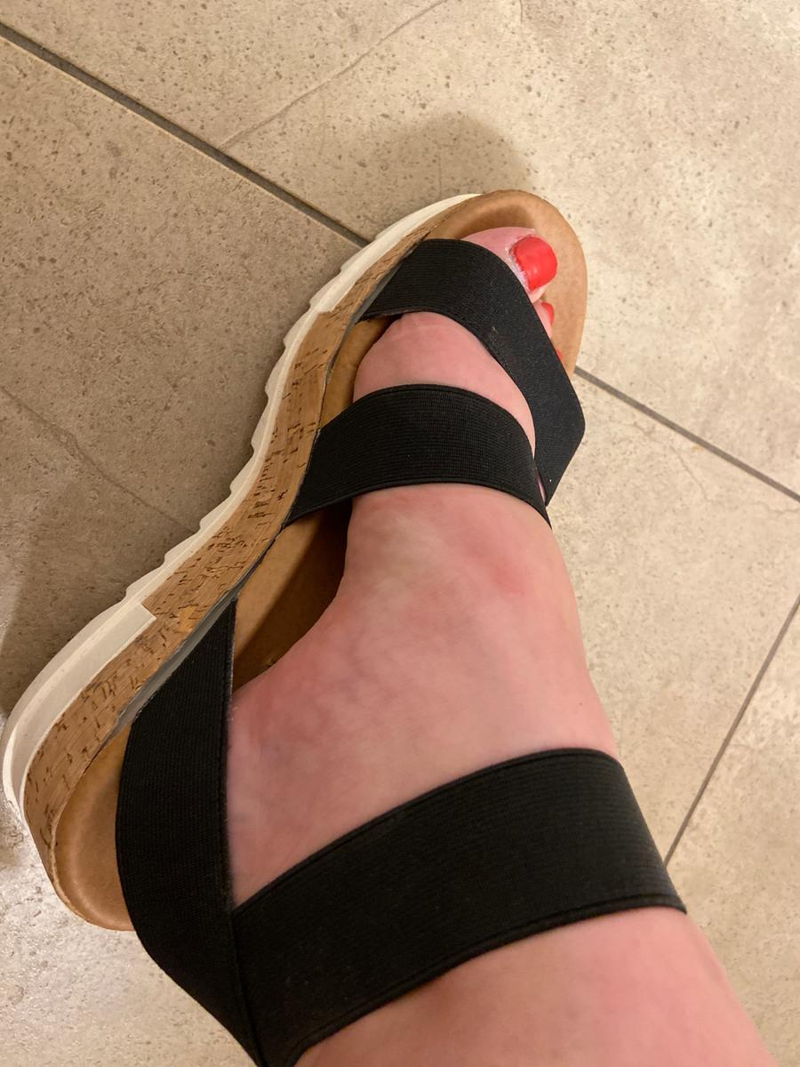 Customer photo for "Cute but falls apart easily.."