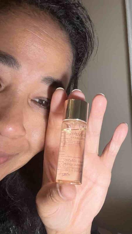 Customer photo for "Absorbs easily, very scented"