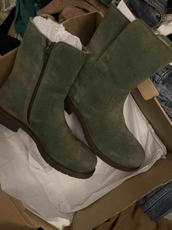 Review Thumbnail Image 0 242958711