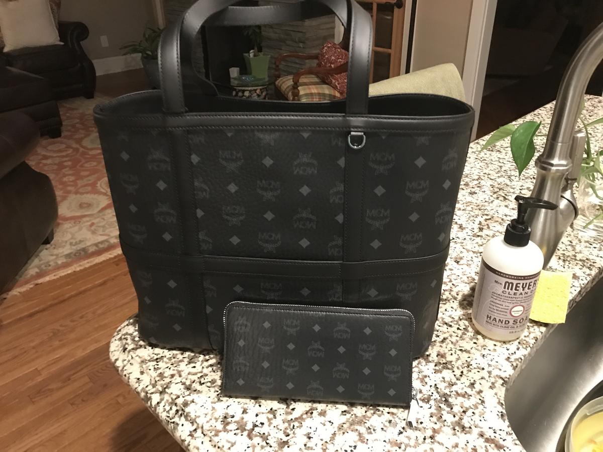 Review Thumbnail Image 0 208559043