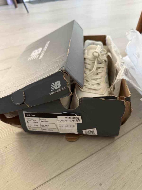 Customer photo for "love the style but unacceptable packaging!!!"