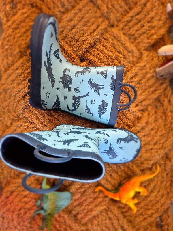 Easy on; Durable; and non-slip