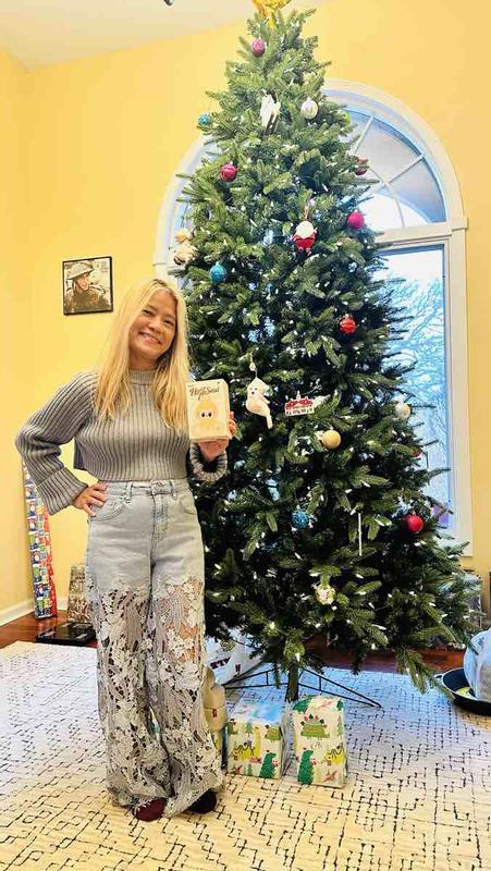Customer photo for "fun and pretty pair of jeans"