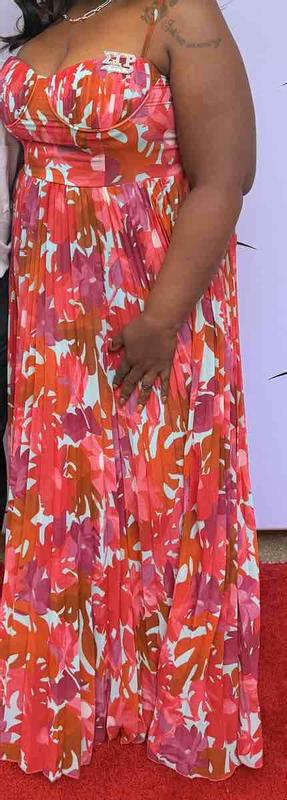 Customer photo for "Very flattering"