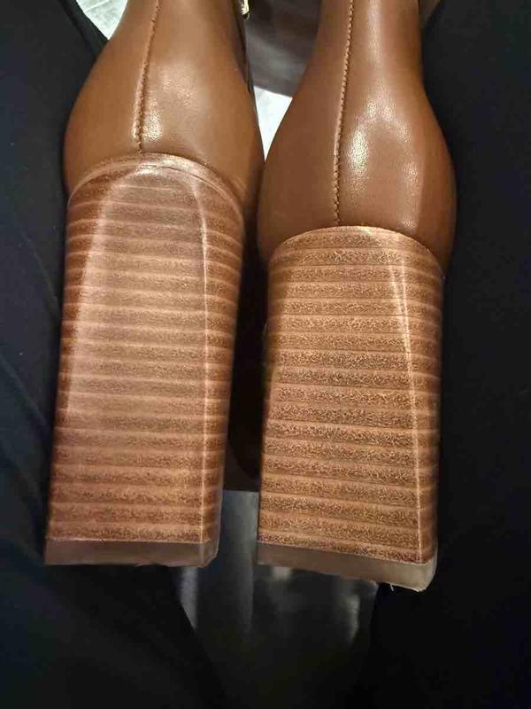 Customer photo for "Difference between heel heights."
