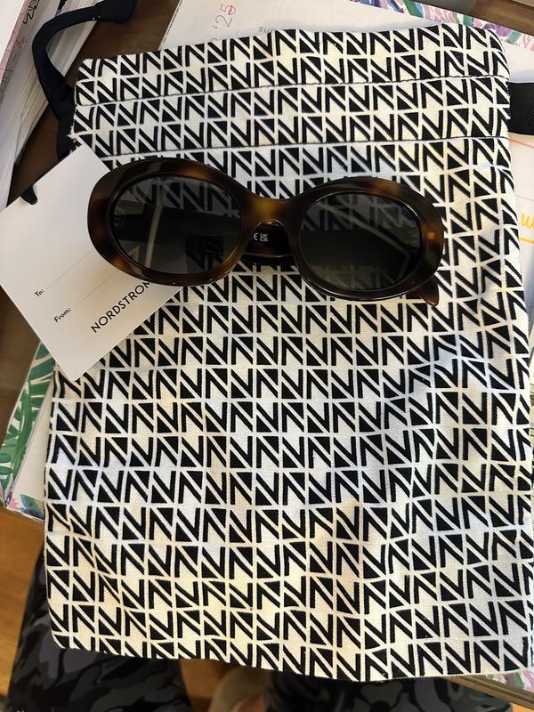 Customer photo for "Love the glasses, meh customer service"
